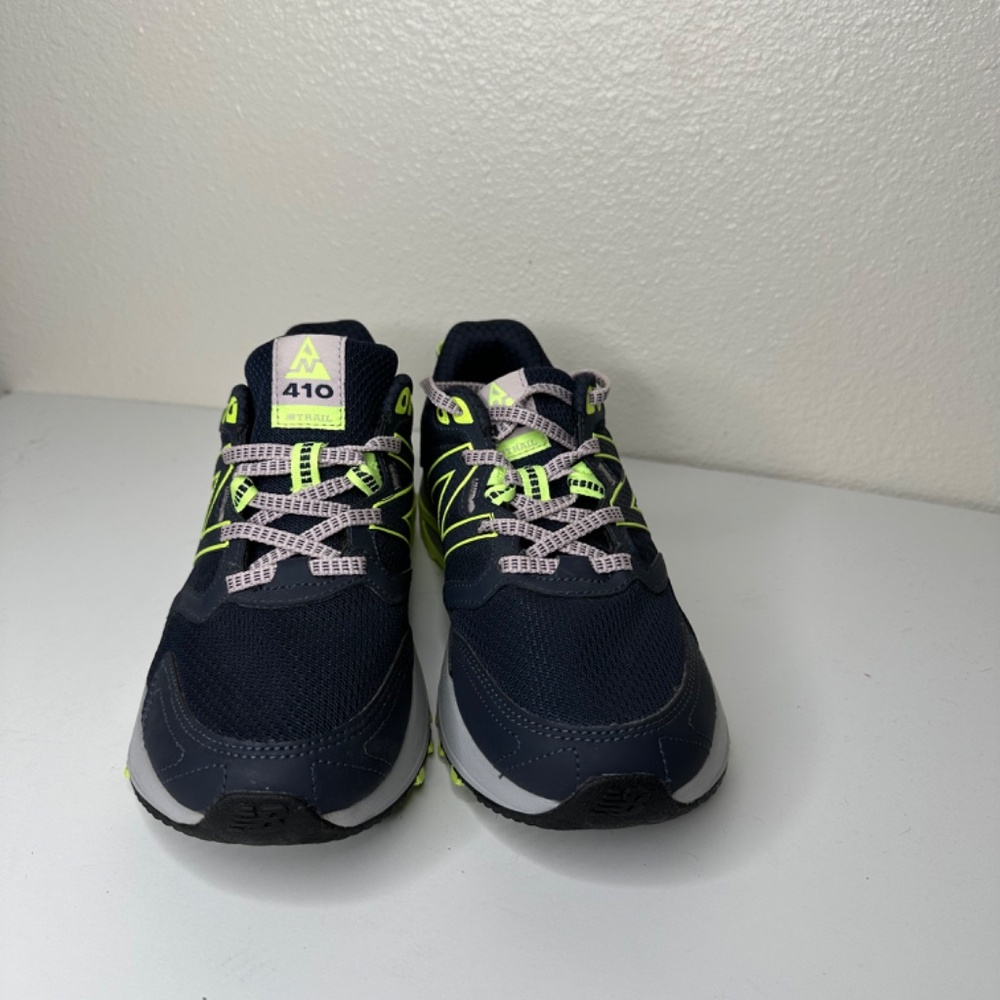 New Balance Women's Trail Shoes Size 8.5 - Picture 4 of 7